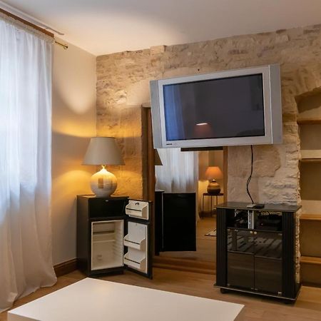 Les Joyaux Tournusiens Apartment ภายนอก รูปภาพ