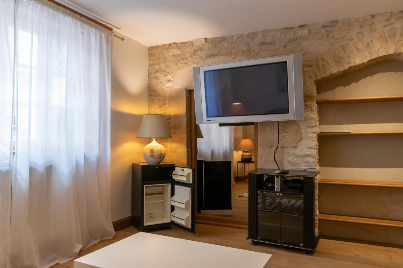 Les Joyaux Tournusiens Apartment ภายนอก รูปภาพ